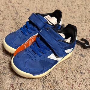 NEW, Size 8 Boys - Kids Blue Velcro Athletic Shoes - Walmart Wonder Nation